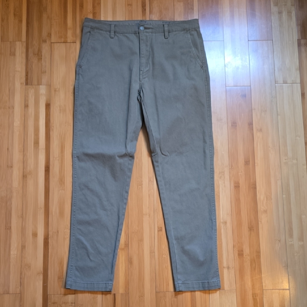 Levi's green XXChinos Flat Front Taper  34x32